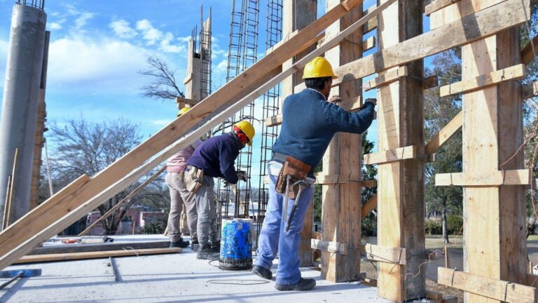 Mercado laboral: cuál fue el impacto en el empleo del primer año del Gobierno de Javier Milei