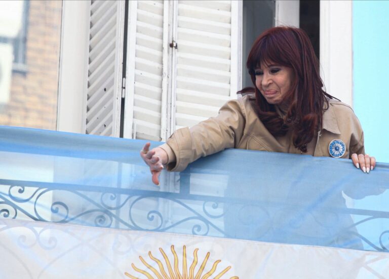 Cristina Kirchner celebró la marcha contra el discurso de Javier Milei en Davos