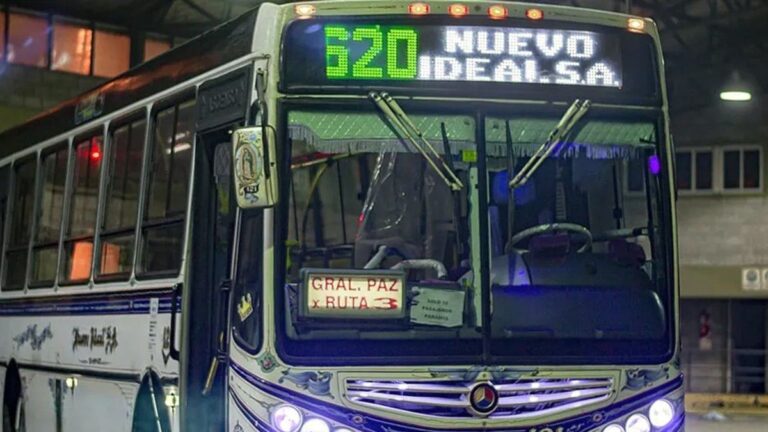 El Gobierno bonaerense adelantó subsidios y evitó el paro de colectivos
