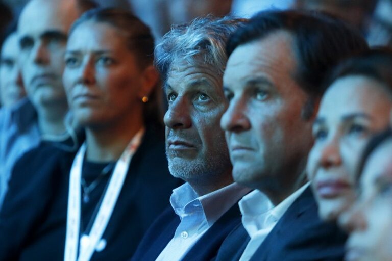 Un empresario de los seguros le ganó a Corven y Newsan y se quedó con Mercedes Benz