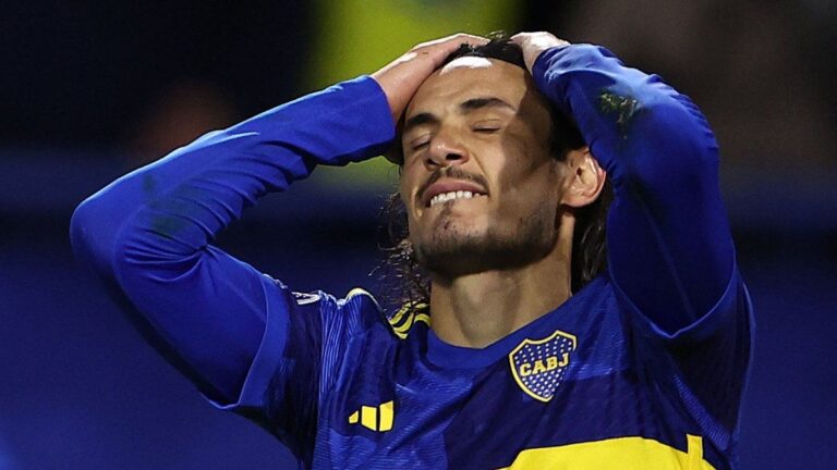 Preocupación en Boca: Cavani no llega al duelo de la Copa Libertadores