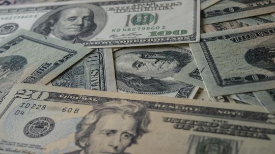 A cuánto cerró el dólar blue hoy, viernes 21 de febrero de 2025