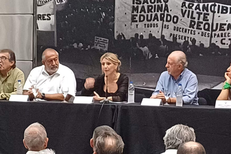 La ultra zurda Yolanda Díaz atacó a Milei y respaldó a Kicillof y a los sindicatos K
