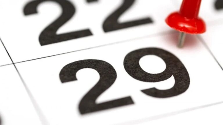 Cuáles son los tres feriados consecutivos que no se deberá trabajar