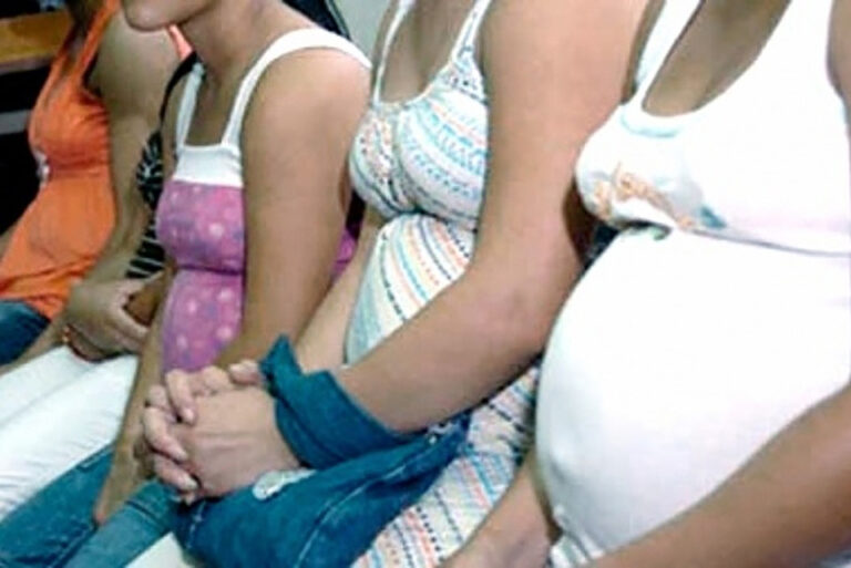 Más políticas públicas para controlar embarazos