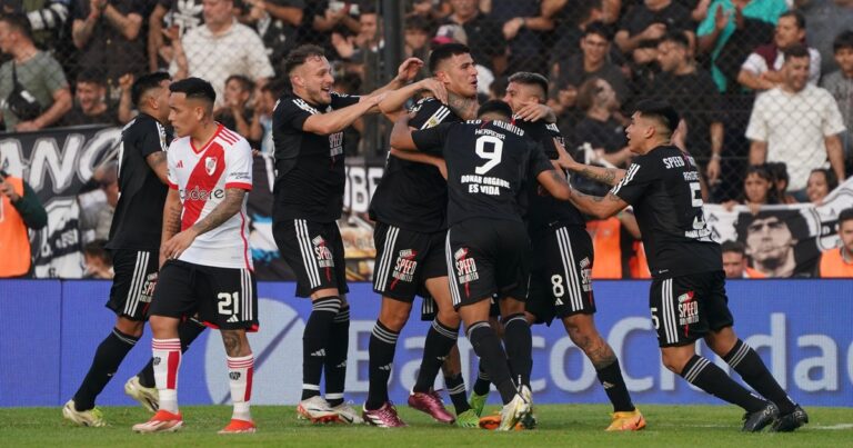 Riestra y un invicto impresionante que River inició y busca terminar