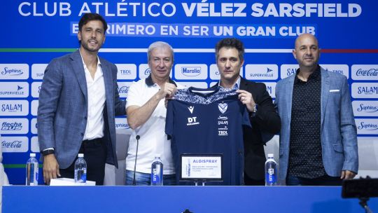 Guillermo Barros Schelotto fue presentado oficialmente como DT de Vélez Sarsfield