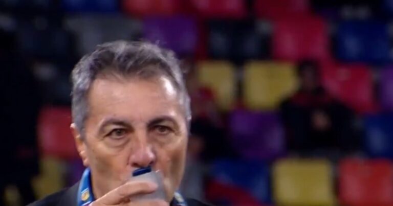 Video: Kudelka besó la medalla del subcampeón