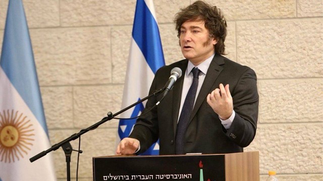 VIDEO | Intentaron agredir a Milei en Israel: fue un joven con la bandera de Palestina