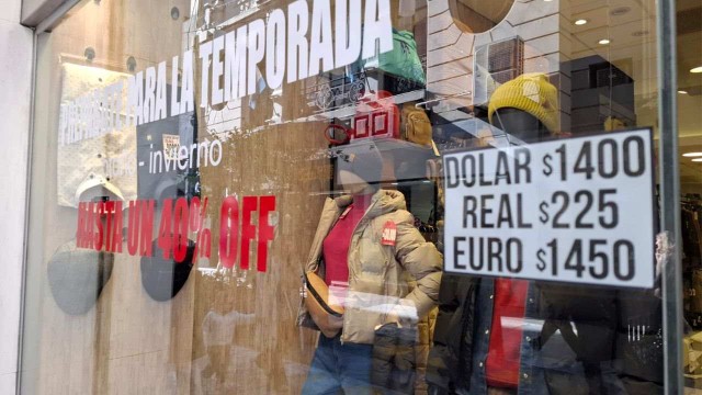 En estos comercios pagás todo más barato en dólares: aceptan billetes y los toman a mejor precio