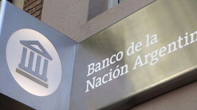 La motosierra de Milei no frena y el Banco Nación cierra 60 sucursales