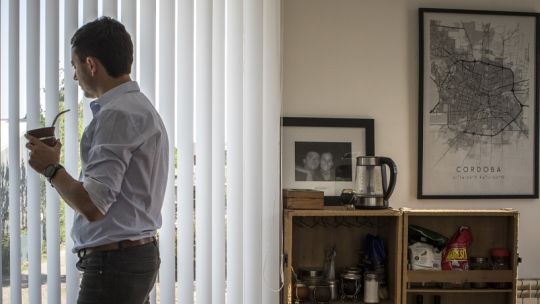 Intendentes de todos los partidos repudiaron el uso de IA en un video contra Llaryora