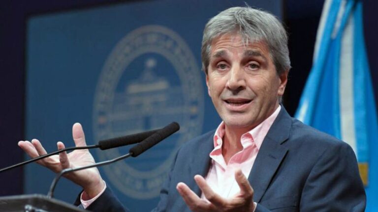 Luis Caputo, enojado tras el off revelado por Alejandro Fantino: «Lo que le dije es lo contrario»