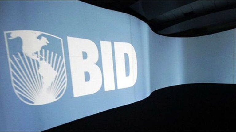 El BID aprobó un plan para financiar proyectos por u$s10.000 millones en la Argentina