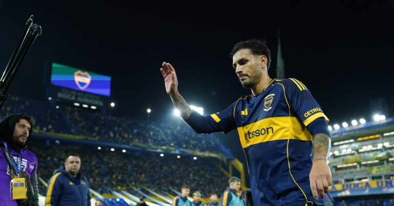 Paredes y una luz en el camino