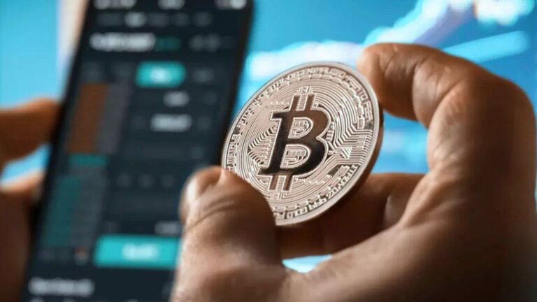 Conviene comprar Bitcoin? El valor de la criptomoneda y cuándo es mejor invertir
