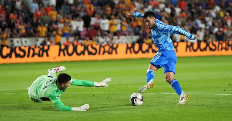 Ángel Correa la rompió en la Leagues Cup: doblete de lujo para la goleada a domicilio de Tigres de Monterrey sobre Houston Dynamo