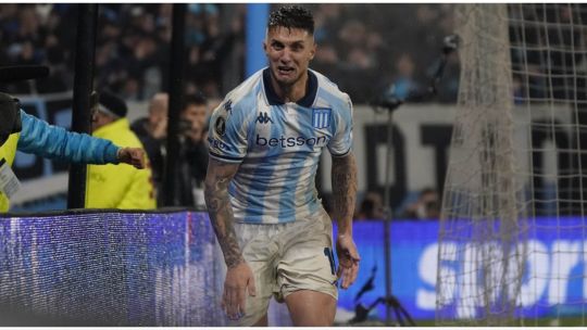 Racing venció 3-1 a Peñarol en un final infartante y avanzó a cuartos de la Copa Libertadores