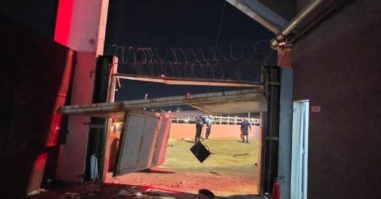 Fotos y videos: así quedó la tribuna visitante de la cancha de Independiente después de la barbarie