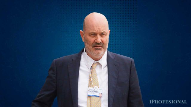 Más protagonismo y foco en recortar impuestos: cuál será el rol de Sturzenegger después de octubre