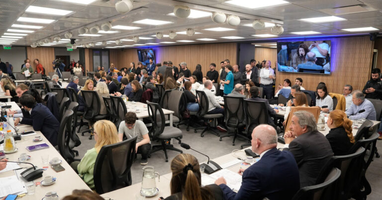 Javier Milei y sus medidas, EN VIVO: en medio del escándalo por presuntas coimas en discapacidad, el Presidente enfrenta otra batalla por $LIBRA en Diputados