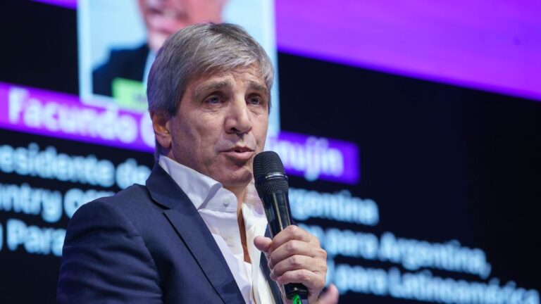 La Justicia ordenó a Luis Caputo informar sobre el acuerdo con el FMI