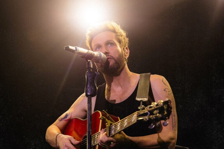 Axel reveló que planea convertirse en sacerdote en unos años