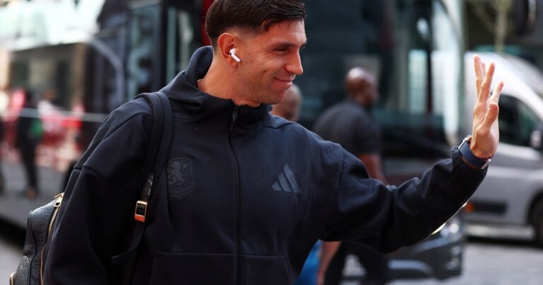 Dibu, ni al banco en Aston Villa: se va al Manchester United?