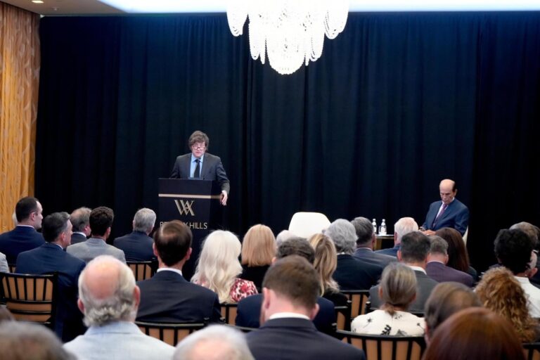 Cómo fue la exposición de Javier Milei en Los Ángeles y qué recepción tuvo de los empresarios e inversores