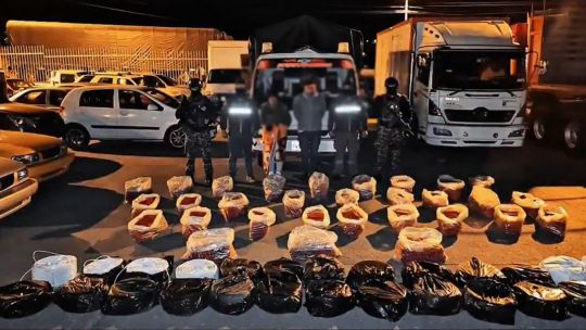 Ecuador decomisó un «significativo cargamento» de explosivos que iba a ser transportado desde Perú hacia Colombia para «actos terroristas»