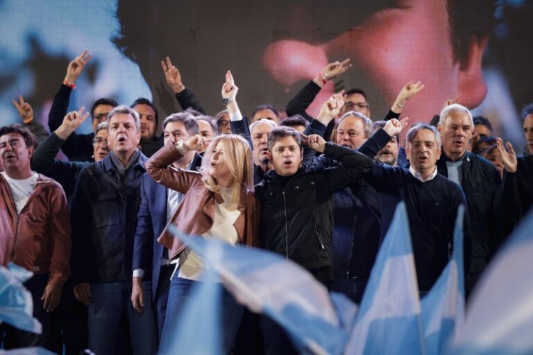 Paliza histórica del peronismo a Milei: ganó la provincia por casi 14 puntos