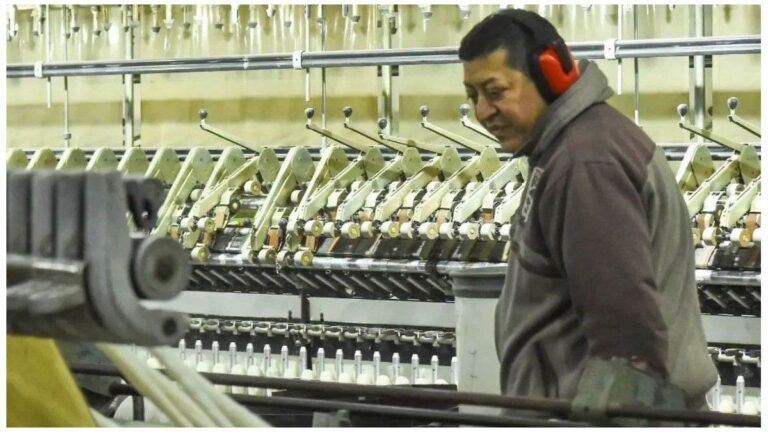 La industria cayó en julio por segundo mes consecutivo y produjo 4,3% menos que en diciembre de 2024