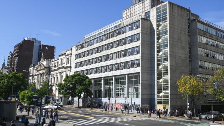 Docentes de la UBA darán más de 40 clases públicas en Plaza de Mayo