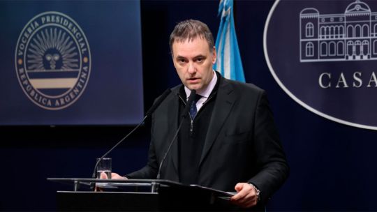 Manuel Adorni: «A los bonaerenses les tenemos que explicar por qué el sacrificio vale la pena»