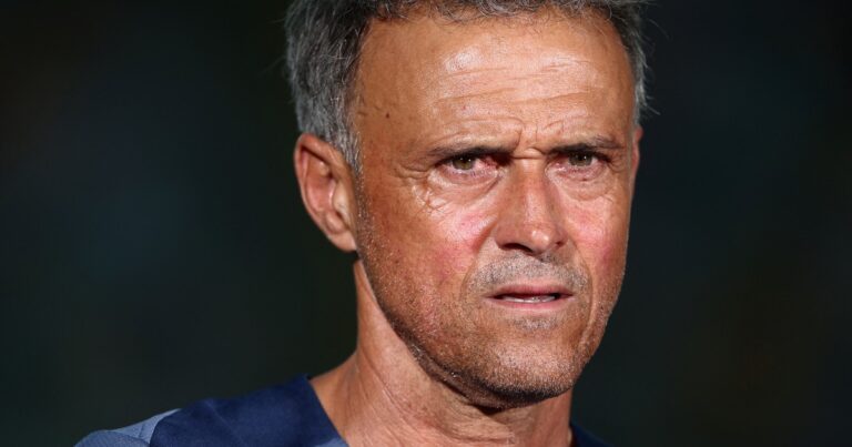 Luis Enrique, operado con éxito y fuera de acción temporalmente