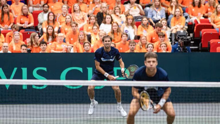 Argentina selló su pase a la Final 8 de la Copa Davis con el triunfo en dobles ante Países Bajos
