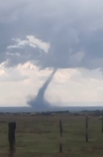 Video: el momento en el que se formó un tornado en San Luis con ráfagas de más de 70 km/h e inestabilidad climática