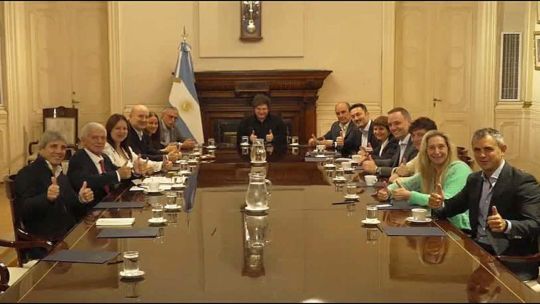 Milei celebró el apoyo de Estados Unidos y reunió a su mesa política antes de viajar a Nueva York