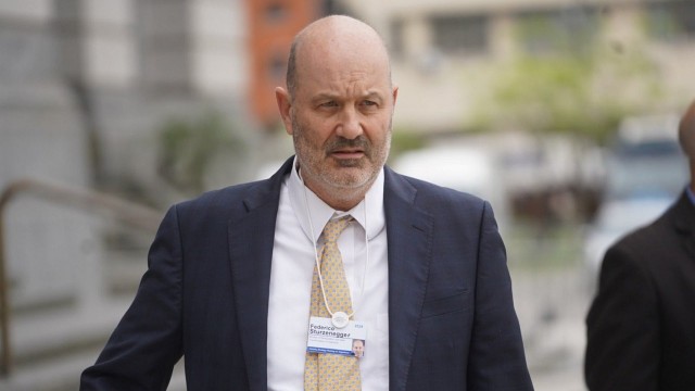 Una frase de Sturzenegger generó dudas en el mercado y Economía tuvo que aclarar