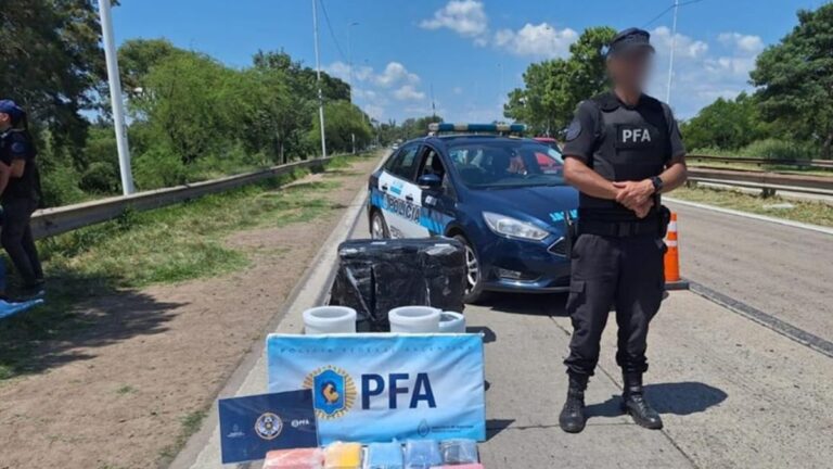 Allanaron depósito de encomiendas del centro santafesino y encontraron 13 kilos de cocaína en dos secarropas